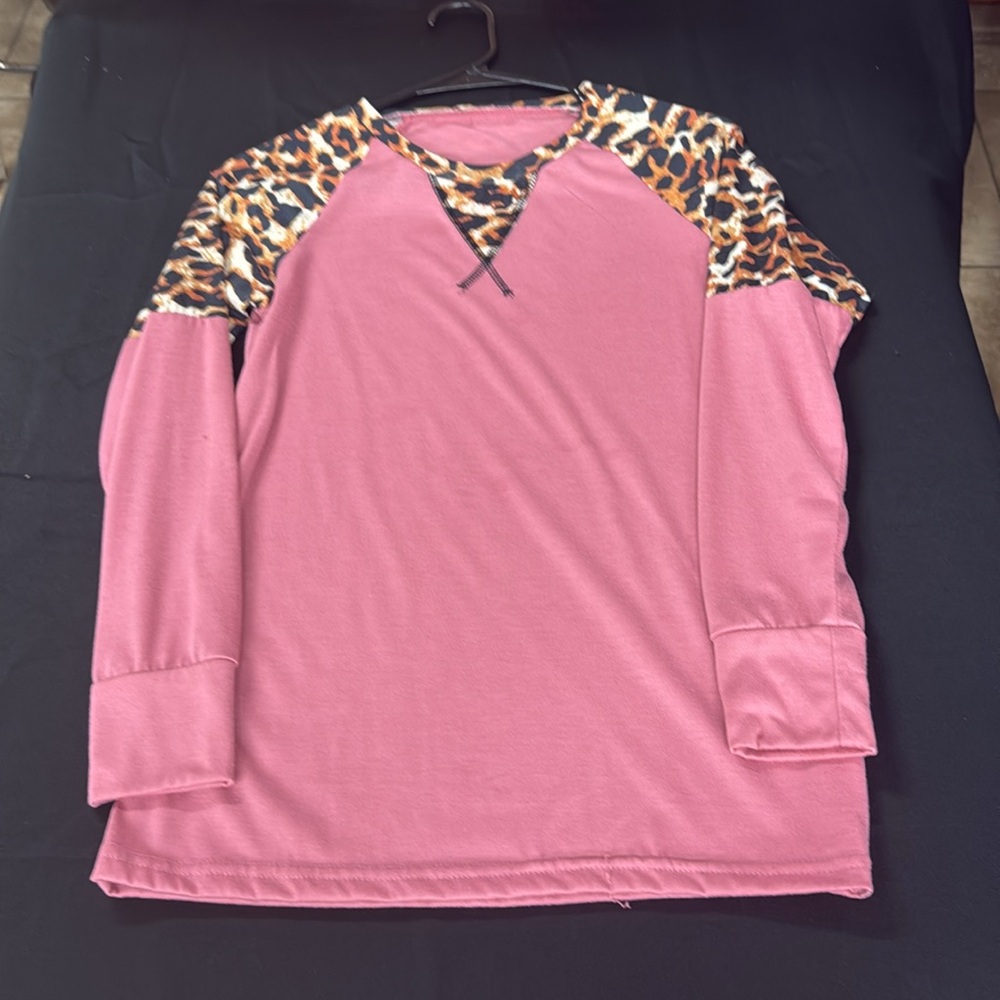 Boutique women’s shirts x2